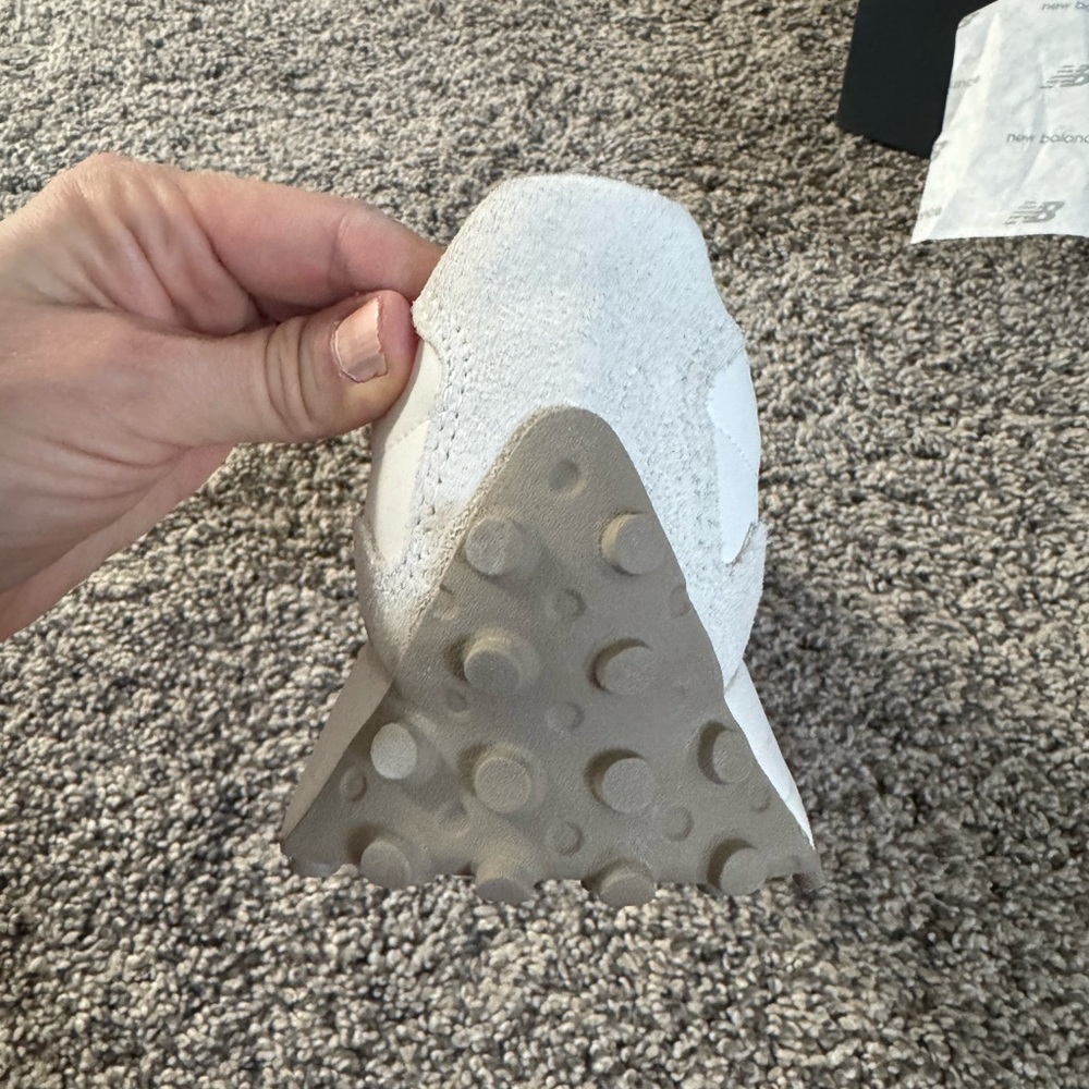 New Balance 327 - Picture 10 of 14